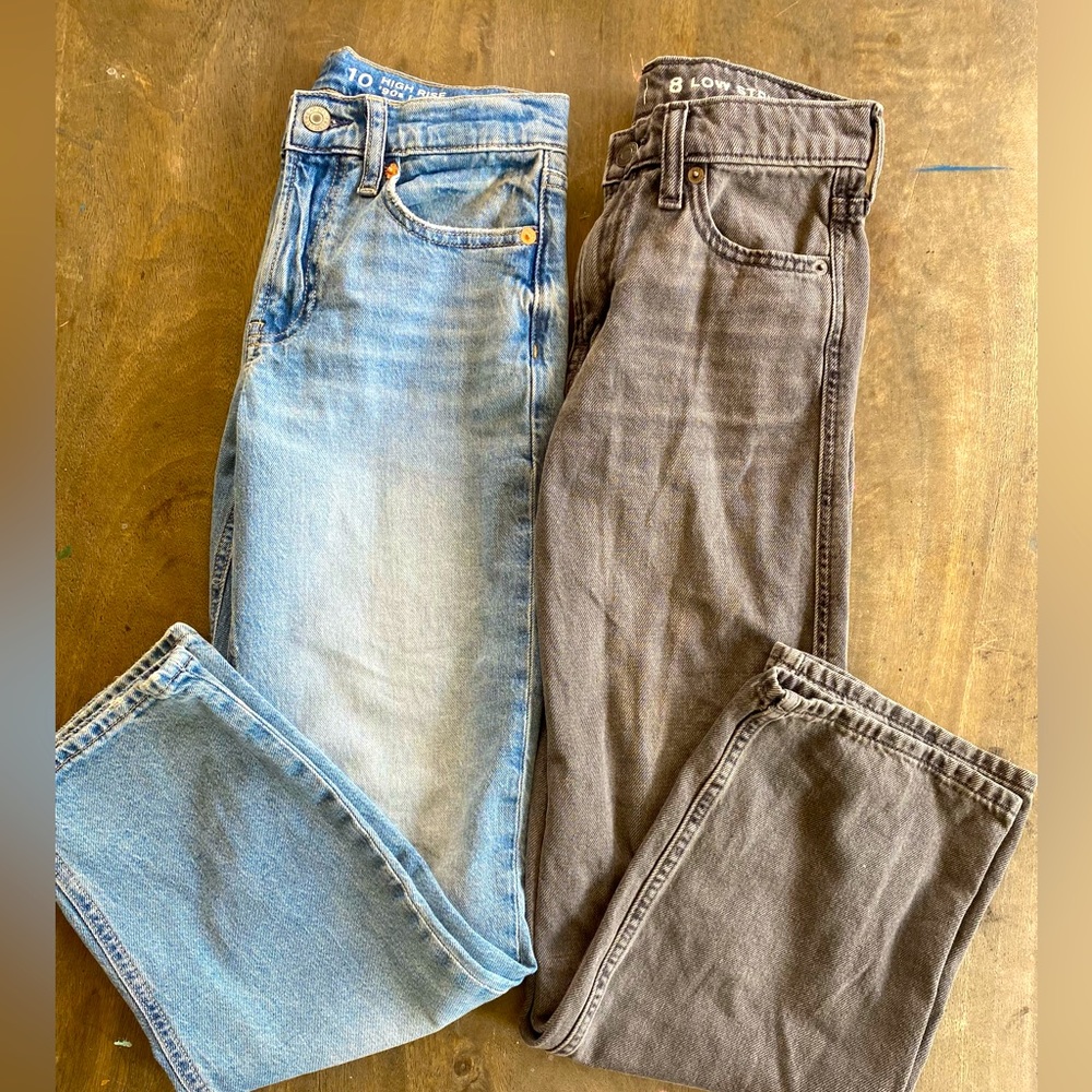 2 kids Gap Jeans Lightly worn. Blue Jean size 10 black jean size 8. Fit the same